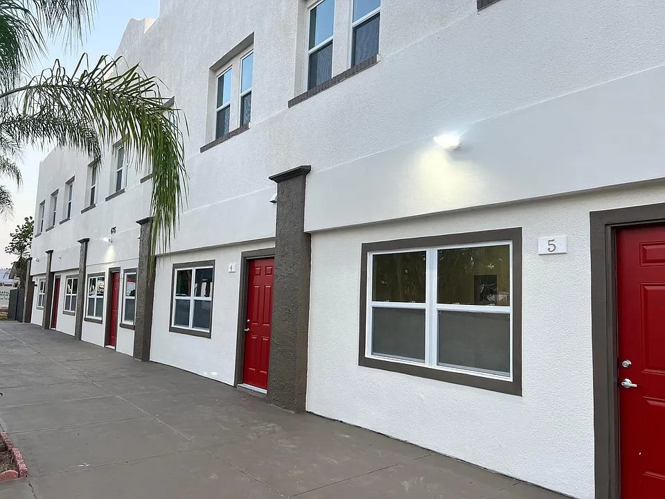 475 Umatilla Blvd #10