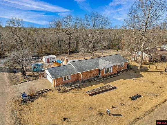 2nd image of 373 Live Oak Dr