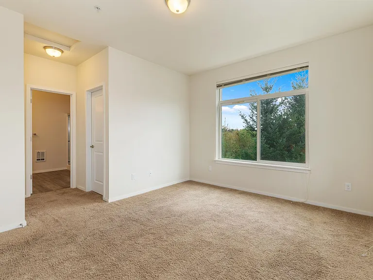 Creekside Apartments — Photo 37