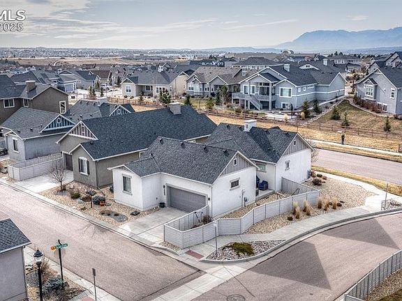 2nd image of 1909 Medici Ln