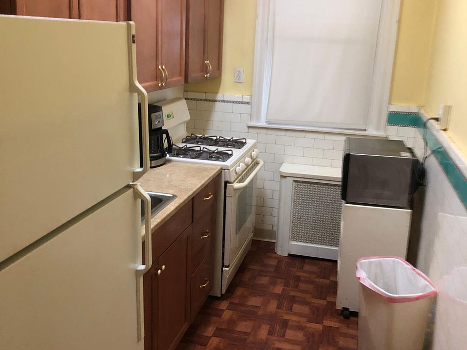2nd image of 2329 Rhawn St #A