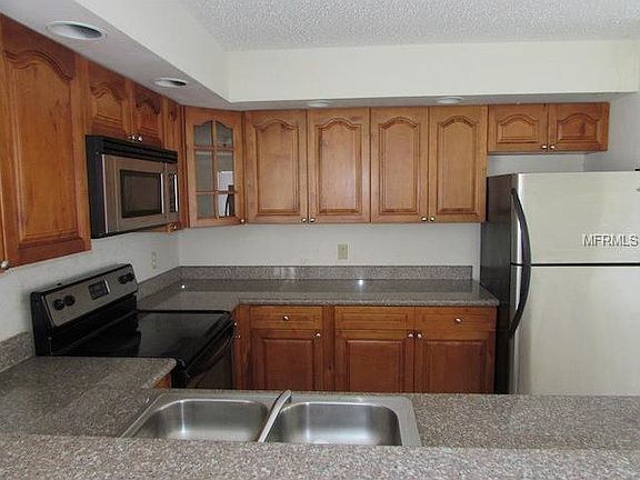 5th image of 6262 142nd Ave N Unit 406