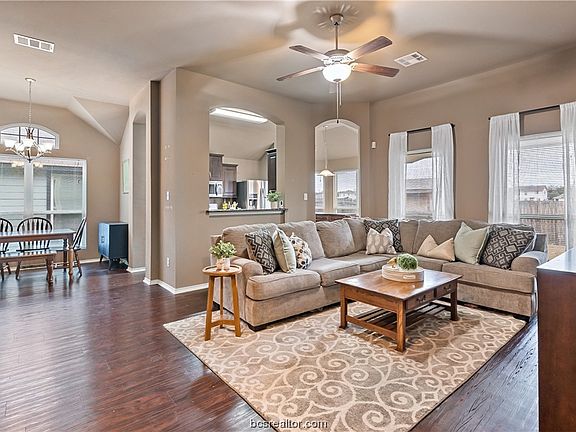 3rd image of 5267 Sagewood Dr