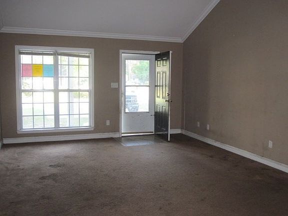 2nd image of 908 Lakeland Ave
