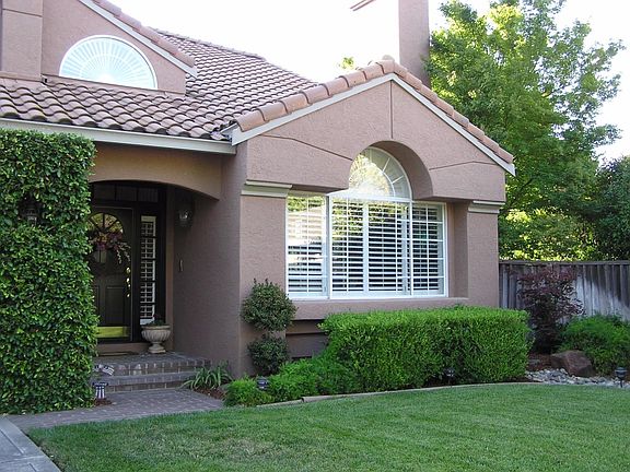 2nd image of 626 Serpentine Ct