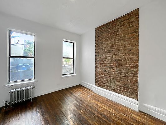 2nd image of 1726 Amsterdam Ave #B2