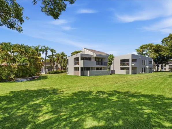 13280 SW 88th Ln APT 103B, Miami, FL 33186