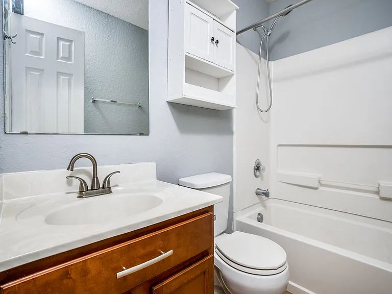 8922 Oakwood Park — Photo 11