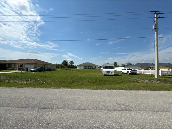 1560/1562 Gretchen AVE S, LEHIGH ACRES, FL 33973