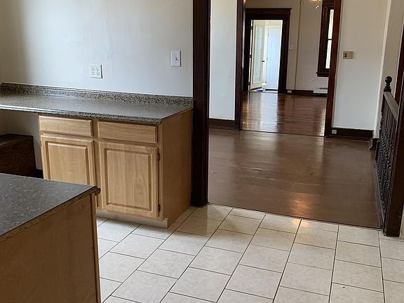 4th image of 164 N 61st St