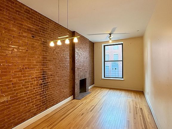 3rd image of 258 W 123rd St #2