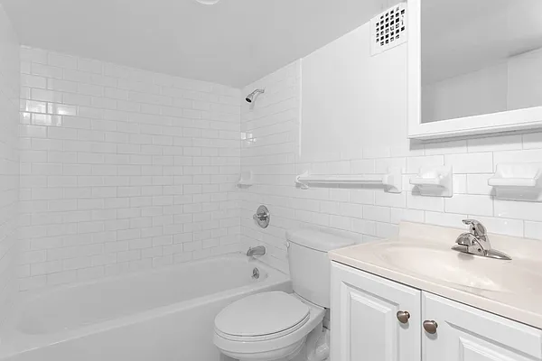 Rented by Kole Group | media 10