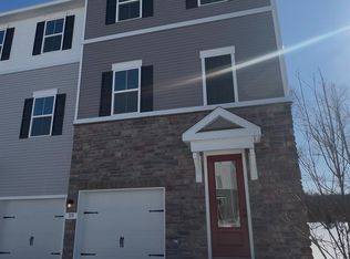 59 Basswood St, Berlin, NJ 08009