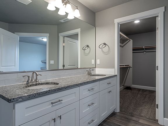 4th image of 8112 Babine Dr