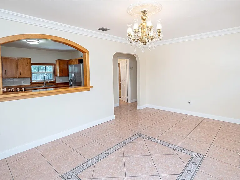 5613 Pierce St #2 — Photo 7
