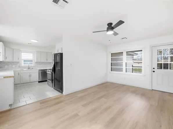 220 W 9th St, Edmond, OK 73003