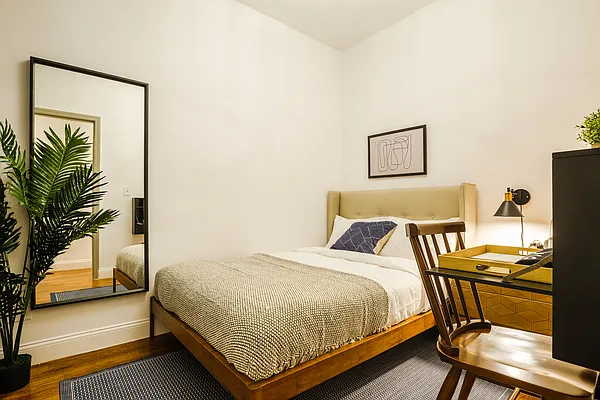 Rented by June | media 23