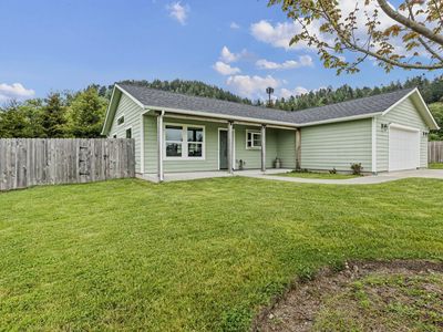 240 Longiflorum Ln, Smith River, CA, 95567