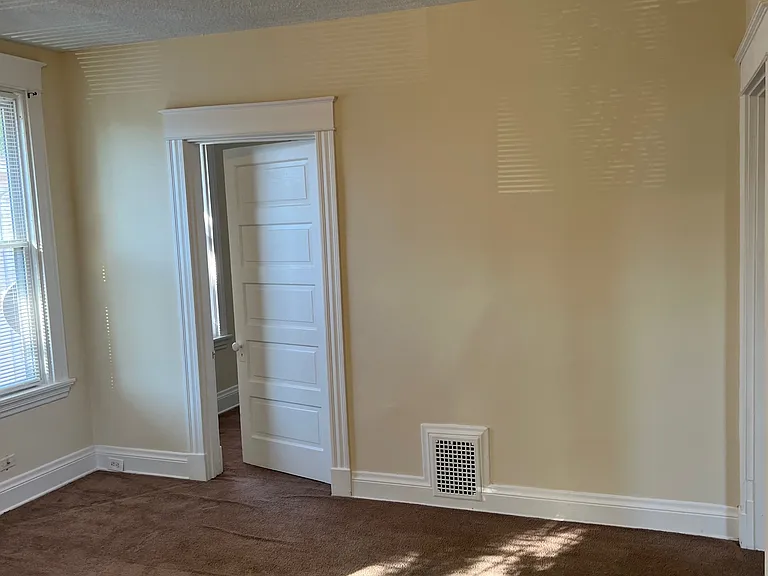 905 Suire Ave #2 — Photo 5