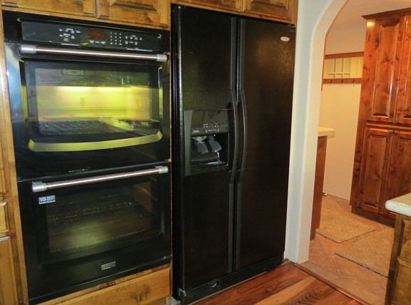 5th image of 4205 Centennial Dr