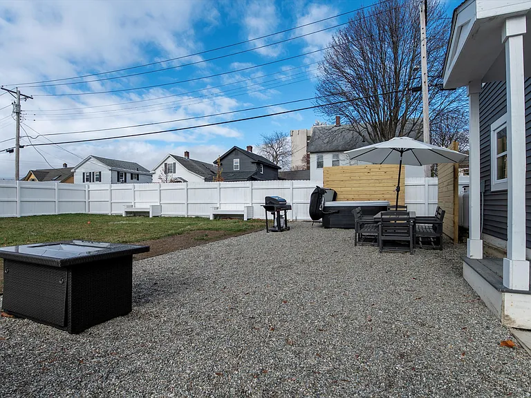 East St — Photo 45
