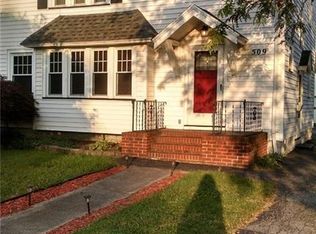 509 Shelford Rd, Irondequoit, NY 14609