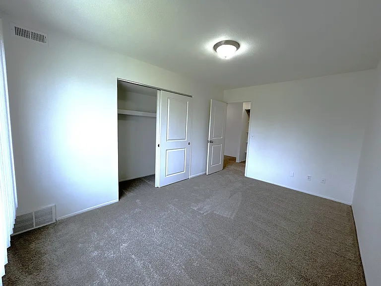 Charter Oaks Apartments — Photo 93