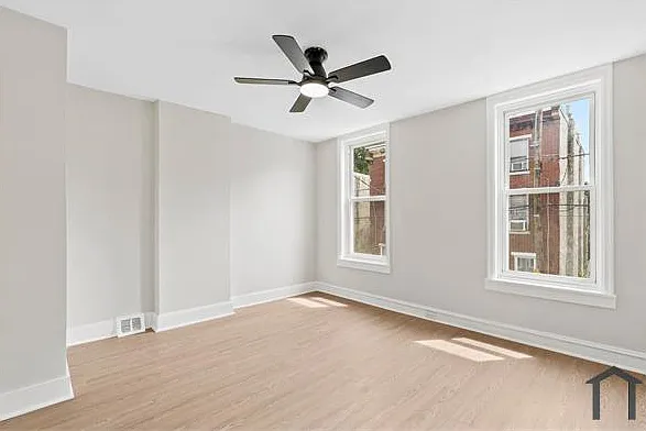 35 E Collom St — Photo 3