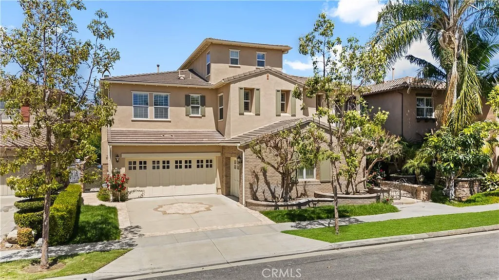 5 bed, 5.5 bath, 3874 sqft, $8,000 — Photo 1