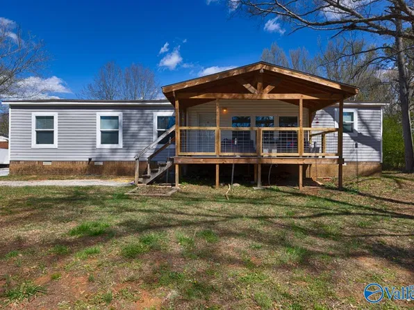 17959 Circle Dr, Athens, AL 35613