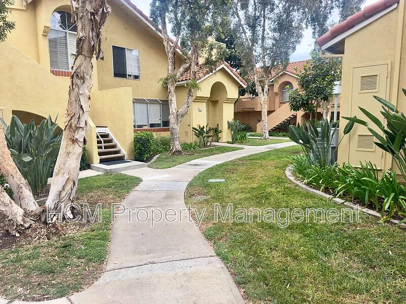 2 bed, 2.0 bath, 1032 sqft, $3,100 — Photo 3