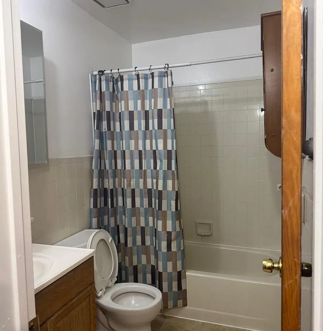 1 bed, 1.0 bath, $2,100 — Photo 3