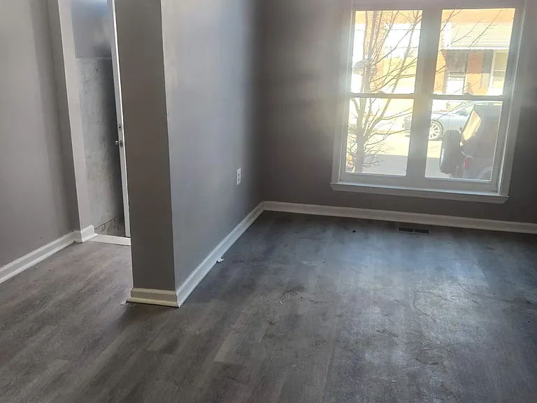 2713 Jefferson St — Photo 7
