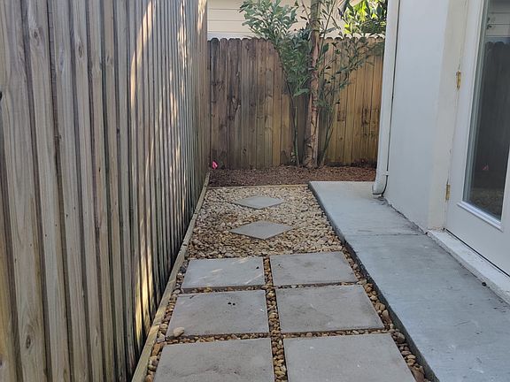 2nd image of 3109 W Oakellar Ave