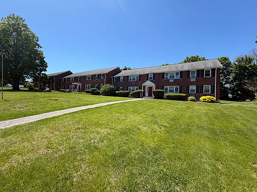 Summit Gardens Photo 1