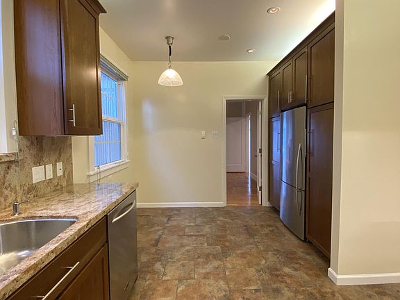 Eat-in Kitchen Nook