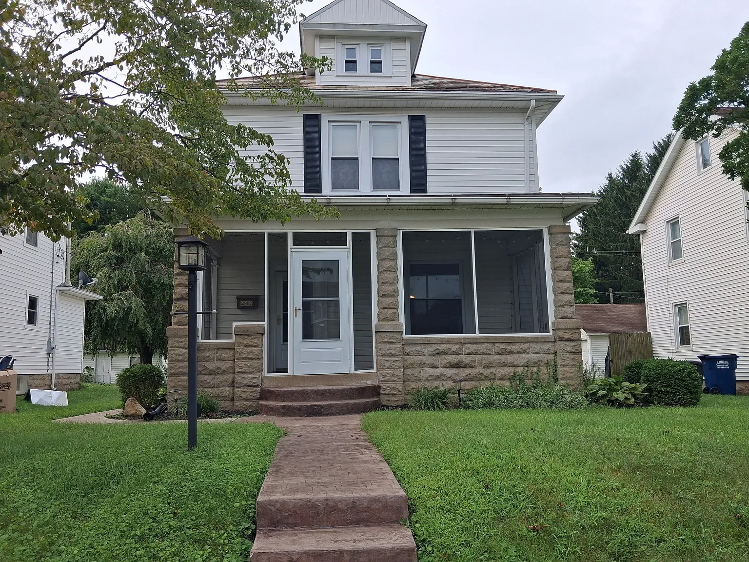 3 bed, 1604 sqft, $1,800 — Photo 1
