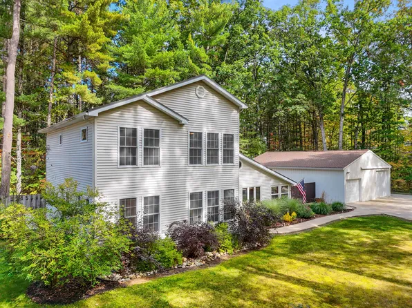 424 Pine Acres Dr, Roscommon, MI 48653