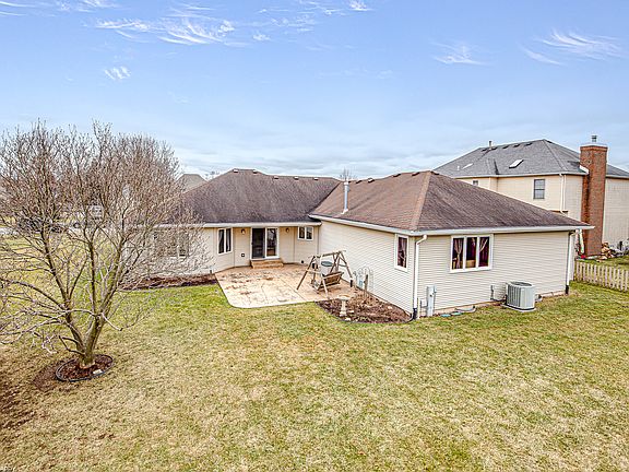 5th image of 24104 Brown Ln