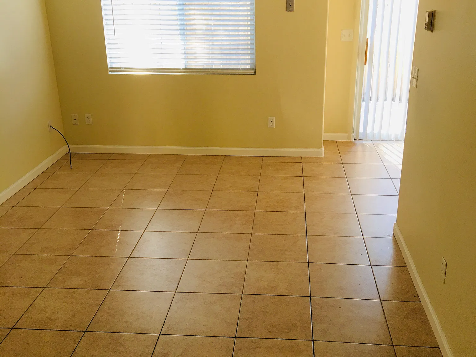 3 bed, 1.5 bath, 1500 sqft, $1,825 — Photo 3