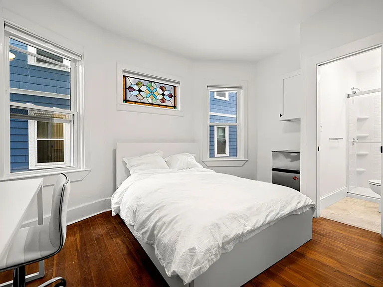 21 Sudan St #4 — Photo 3