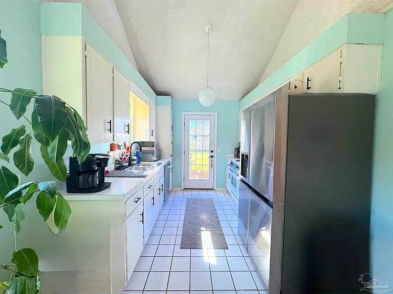 3585 Riddick Dr — Photo 6