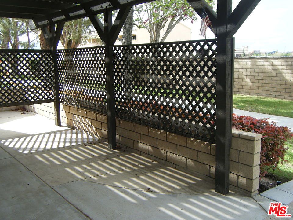 2nd image of 19048 Elm Dr