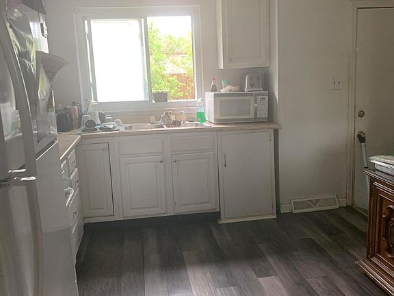 2nd image of 1637 Werling Pl