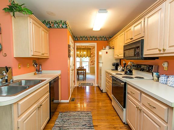 2nd image of 521 Woodstream Ct