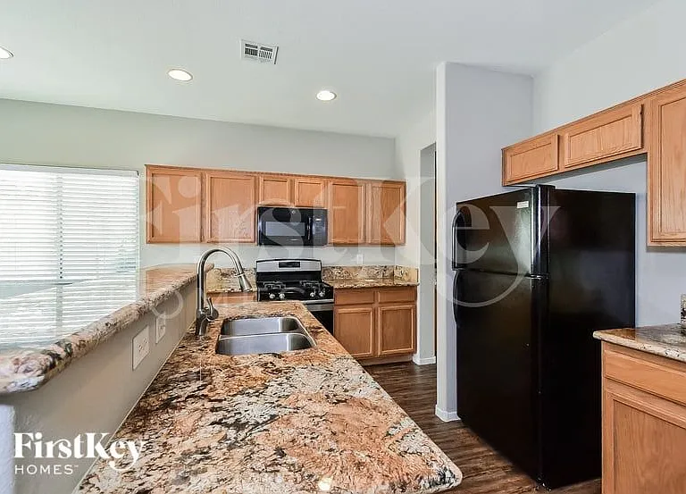 1527 Paradise Reef Ave — Photo 6