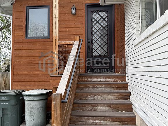 3rd image of 2324 S Green St #U1