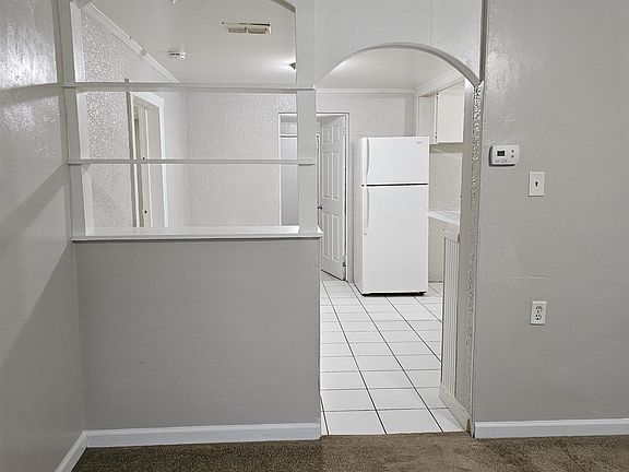 5th image of 2908 Oakwood Dr