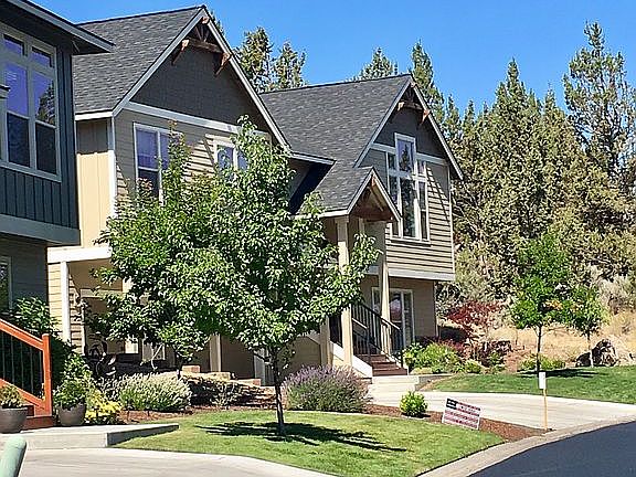 Home directly next to lot.