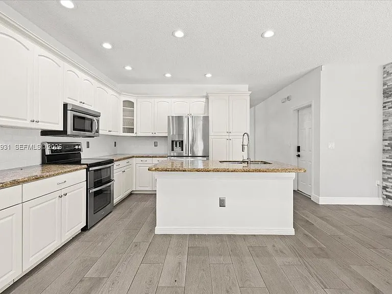 5014 SW 155th Ter #5014 — Photo 31